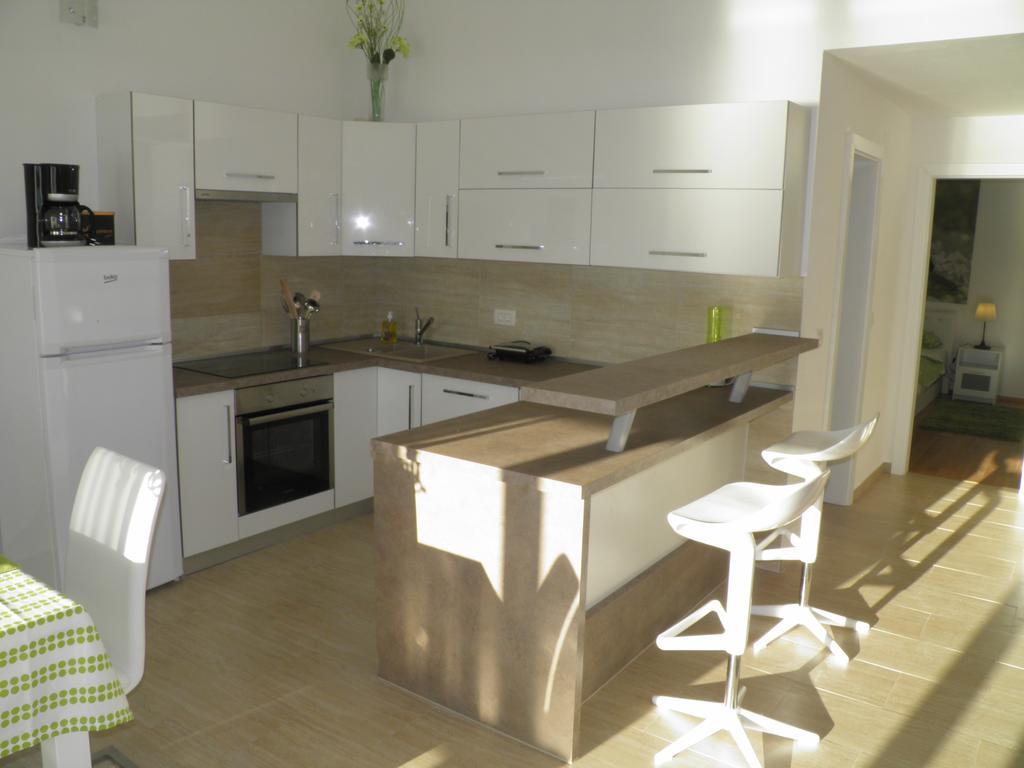 Apartments Perla Dinjiška Eksteriør bilde
