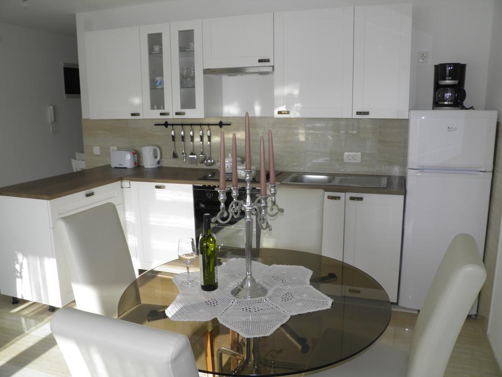 Apartments Perla Dinjiška Eksteriør bilde