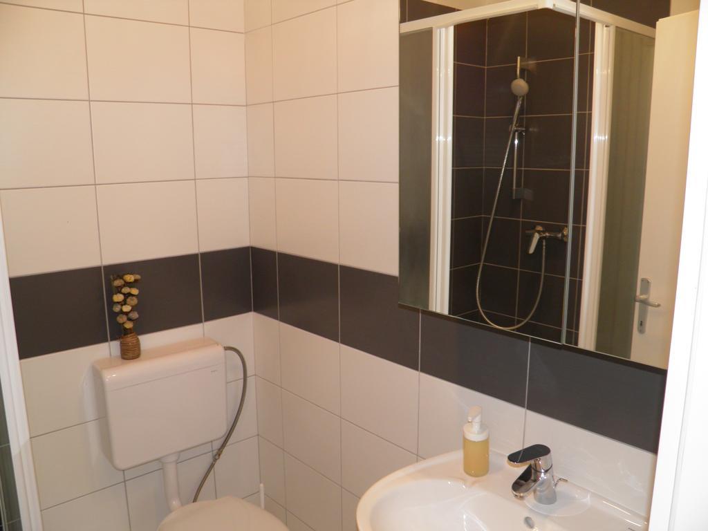 Apartments Perla Dinjiška Eksteriør bilde
